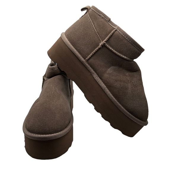 CUSHIONAIRE Women's Genuine Suede pull on platform boot 9.5 WIDE TAUPE - Picture 6 of 7